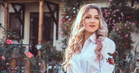 Bluzki i tuniki boho. Efektowne ubrania nie tylko na festiwal
