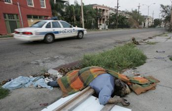 Huragan Katrina karą za imprezy