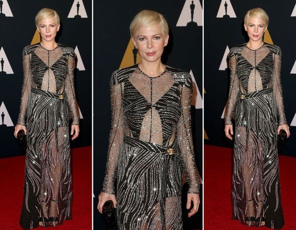 LOOK OF THE DAY: Michelle Williams stawia na metaliczny połysk