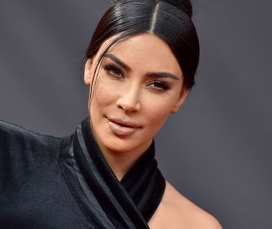 Kim Kardashian robi wyprzedaż swoich ubrań. Ceny zwalają z nóg