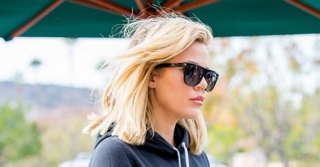 Coraz większa pupa Khloe Kardashian. Wygląda naturalnie?