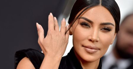 Kim Kardashian pokazała zdjęcie sprzed lat. Jako 18-latka wygląda dużo naturalniej