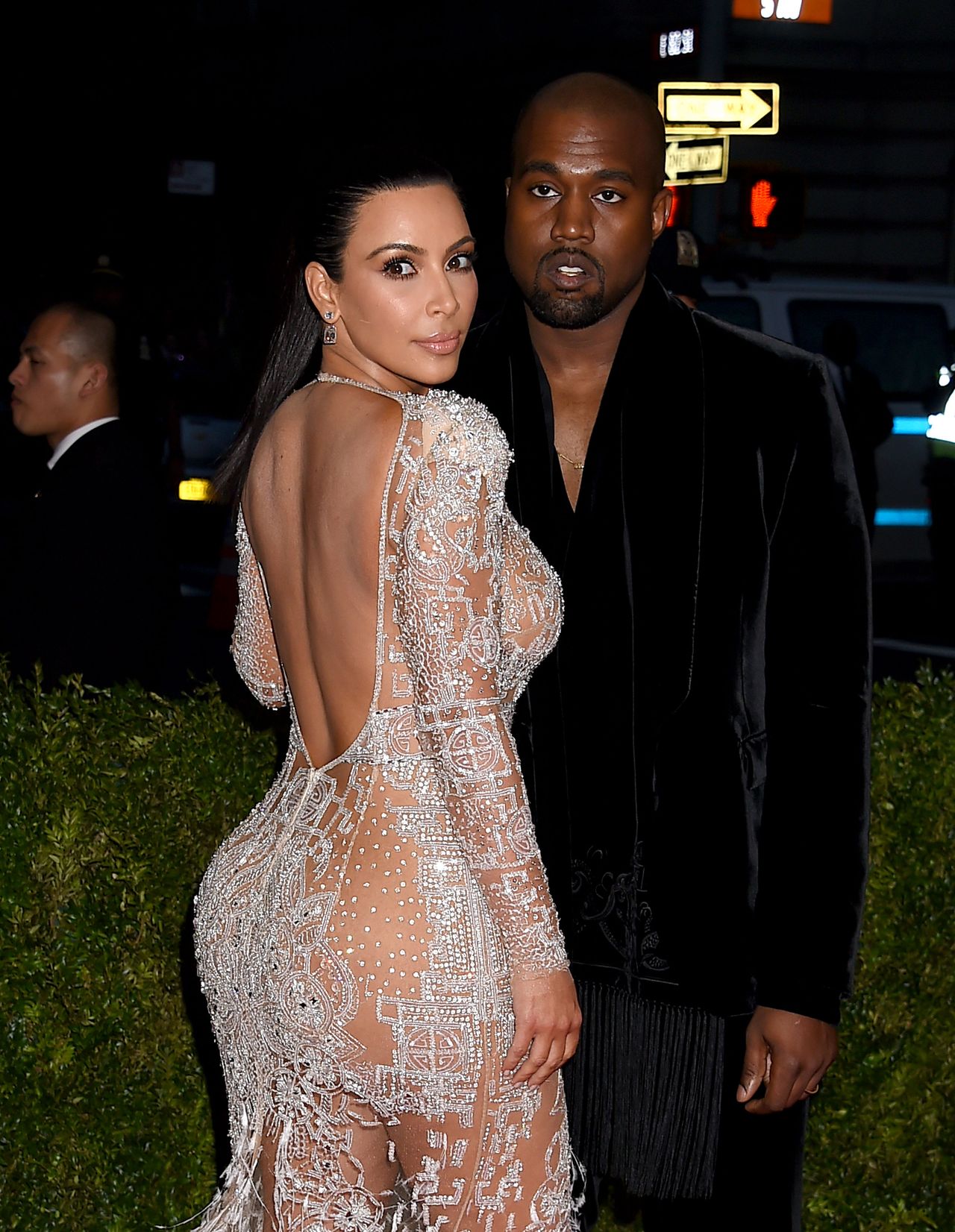 Kanye West wyprowadził się od Kardashian. "Kim ukrywa, że w jej małżeństwie jest bardzo źle"
