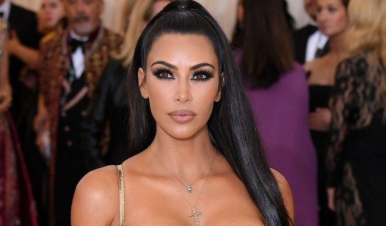Kim Kardashian i siostry na Met Gali. One wiedzą, jak podkreślić swoje wdzięki