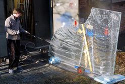 Monumentalny fortepian ze szkła na EXPO 2005