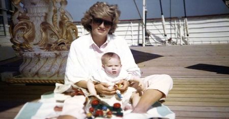 Książęta William i Harry pokazali niepublikowane dotąd zdjęcia z księżną Dianą