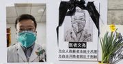 Koronawirus na świecie. Policja z Wuhan przeprosiła rodzinę lekarza Li Wenlianga, który ostrzegał o wirusie