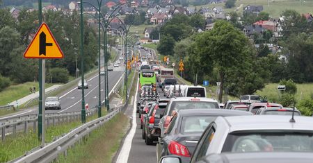 Wypadek na zakopiance. Sprawca miał 1,8 promila, ranne dwie osoby