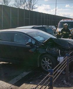 Zderzenie sześciu aut w Łomiankach. Ogromny korek w kierunku stolicy