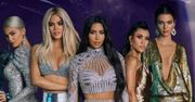 Kolejna ciąża u Kardashianek. Raptem kilka dni temu urodziła Kylie Jenner. Która z sióstr czeka teraz na poród?