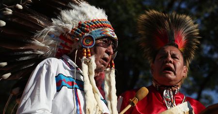 Oznaczają się na Facebooku na terenie rezerwatu Indian. Co to za protest?