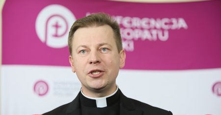 "Tylko nie mów nikomu". Rzecznik KEP: przepraszamy Boga i ludzi