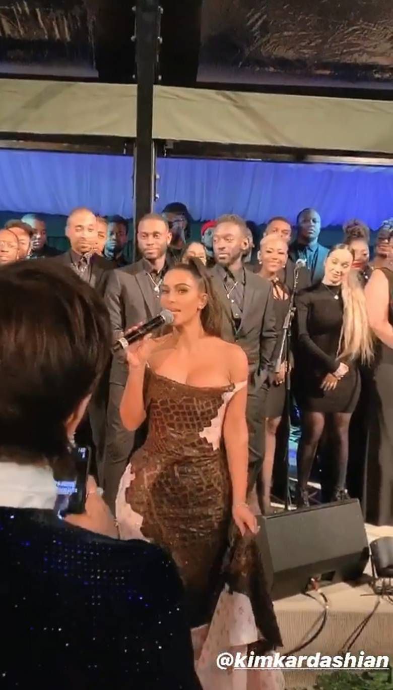 Co działo się podczas świątecznej imprezy u Kardashianów?