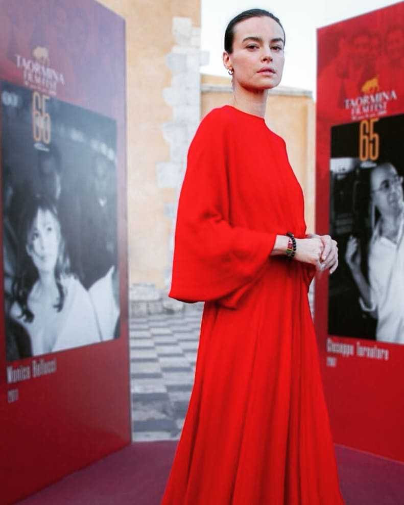 Kasia Smutniak na czerwonym dywanie