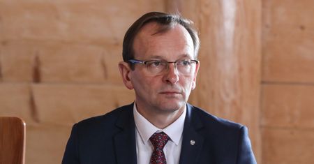 Koronawirus w Polsce. Poseł PiS Edward Siarka wyszedł ze szpitala