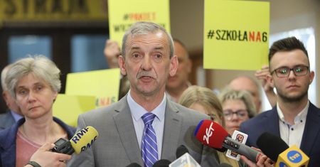 Pensja nauczyciela uzależniona od pensji minimalnej. ZNP zbiera podpisy pod projektem obywatelskim