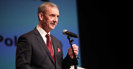ZNP chce powiązać zarobki nauczycieli ze średnią krajową. Podpisano uchwałę w tej sprawie