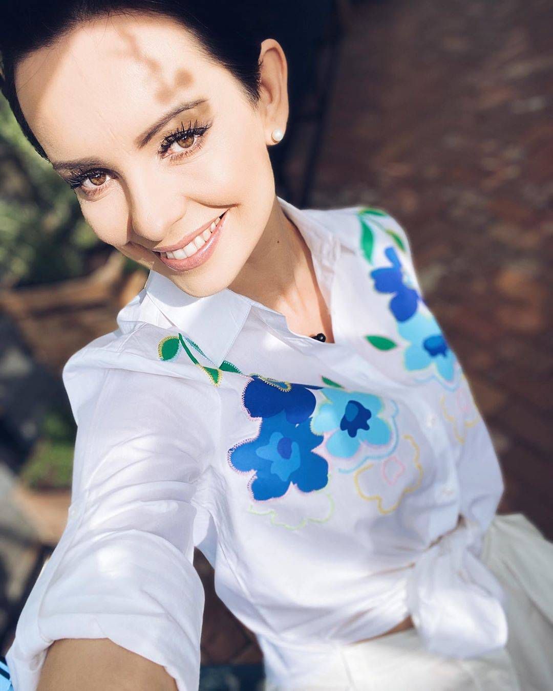 Dorota Gardias na Instagramie w jasnej koszuli