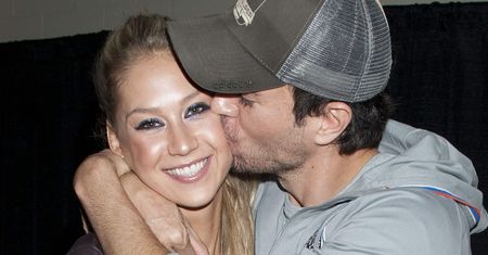 Enrique Iglesias i Anna Kournikova znów zostali rodzicami. Chwalą się pierwszymi zdjęciami z pociechą