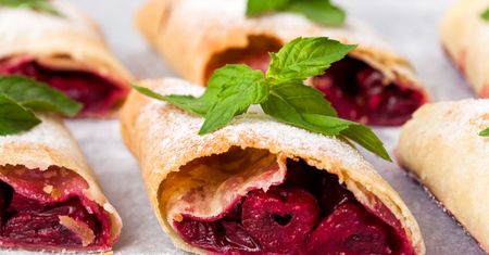 Strudel wiśniowy z ciasta filo