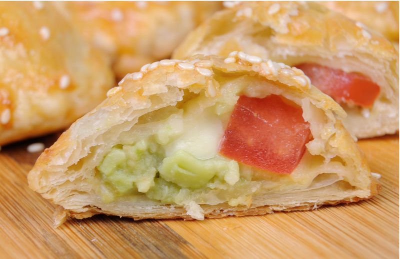 Ciasto francuskie z kolorowym farszem