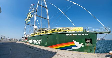 Port w Gdańsku nie chce wpuścić statku Greenpeace. "Jest nam niezmiernie przykro"