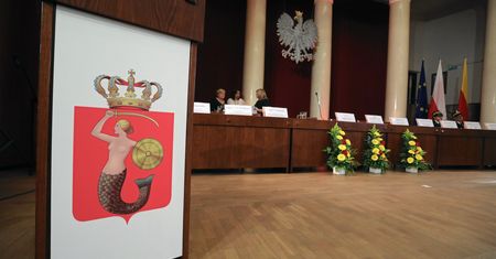 Nadzwyczajna sesja rady Warszawy. Adamowicz otrzyma honorowe obywatelstwo