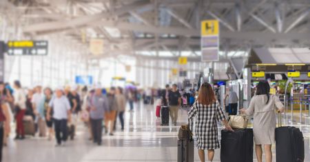 Rekordowy dzień w branży. Coraz więcej ludzi lata samolotami