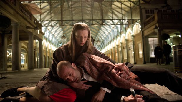 Agata Buzek i Jason Statham w filmie "Koliber"