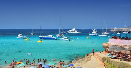 Koniec z alkoholem lejącym się strumieniami. Rząd na Balearach walczy z pijaństwem