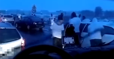 Pseudokibice na autostradzie - co im grozi i dlaczego są bezkarni