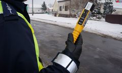 Pijany 79-latek jechał całą szerokością drogi. "Słowa uznania dla obywatelskiej postawy świadków"