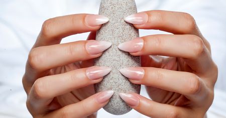 Efekt ombre bez wyrzeczeń – oryginalny manicure termiczny