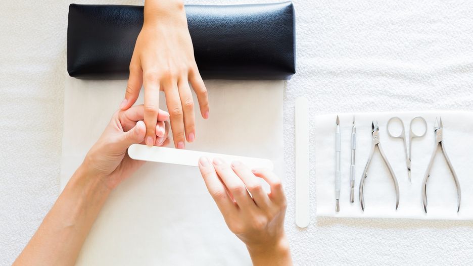 Manicure pozwala przywrócić paznokciom estetyczny wygląd