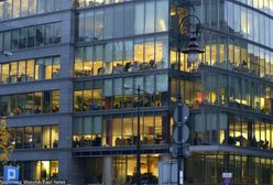 Bunt w biurowcu na al.Lecha Kaczyńskiego. "Wyprowadzamy się, bo PiS zmniejszył nam pensje"