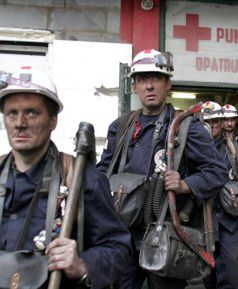 Ratownicy wydobyli ciało trzeciego górnika z "Zofiówki"