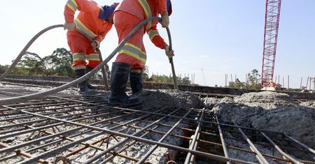 Boimy się rozmów o podwyżkach i chcemy w 20 minut dojechać do pracy. Tak wskazują badania