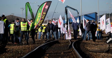 Górnicy blokowali tory. Kolejarze punktują: zrobili nie to, co chcieli