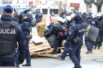 Protest rolników. Zablokowali Nowy Świat, wkroczyła policja