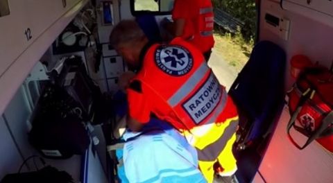 "Jakbyśmy umierali. Widzieliśmy swoje ciała". Trójka nastolatków zemdlała na chodniku, po zażyciu dopalaczy 