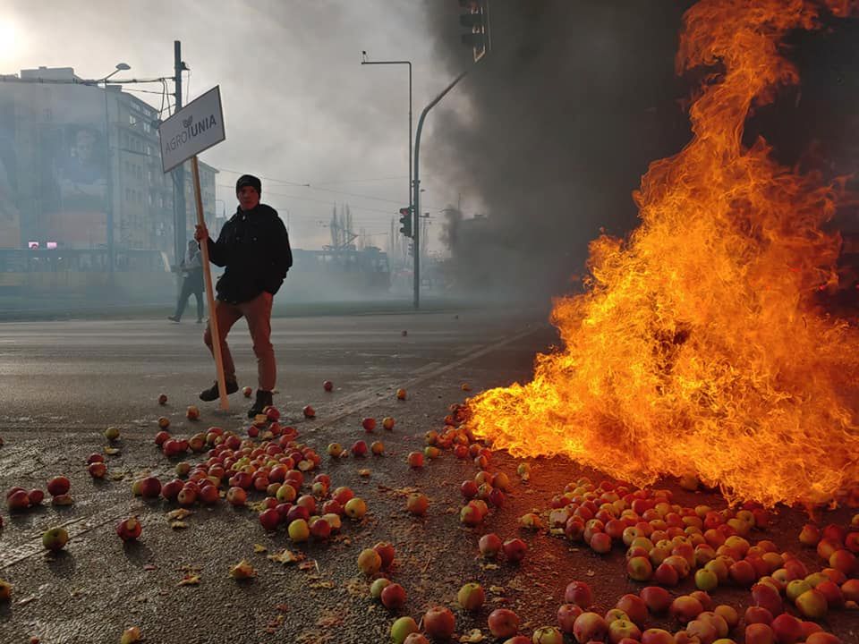 Plac Zawiszy. Protest rolników w Warszawie