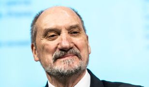 Macierewicz: ładunek musiał zostać podłożony w Rosji