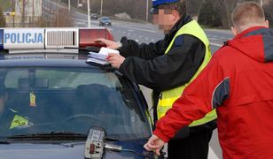 Policjanci "drogówki" przed sądem za łapówki