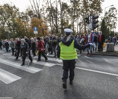 Wszystkich Świętych, czyli policyjna akcja "Znicz" 2019" na drogach Warszawy i całej Polski