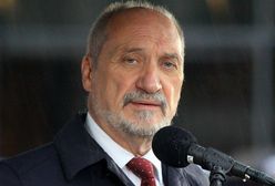 Prawicowe tygodniki uderzają w "Tajemnice Macierewicza". Rzeczowe zarzuty w morzu groteski