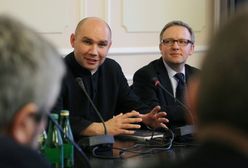 Duszpasterz Lasów Państwowych twierdzi, że został uderzony w Białowieży. Policja stawia zarzuty