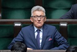 Piotrowicz leciał z Kuchcińskim, miał przewozić leki. Instytut: sprzedaży nie prowadzimy