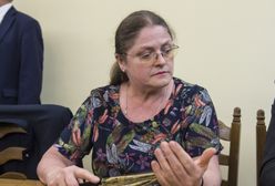 Wszyscy wstali, tylko nie ona. Pawłowicz tłumaczy, dlaczego