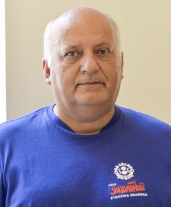 Tablica Kaczyńskich ze stoczni trafiła do magazynu. "To nasz błąd i nadgorliwość"