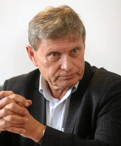"Czy to już PiS-LOT?". Balcerowicz pokazał gazety dla pasażerów